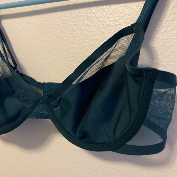 LAST CHANCE -- NWT VS Unlined Demi Bra - Picture 3 of 6